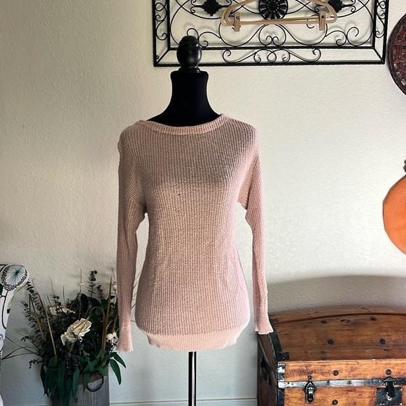 Market & Spruce Twisted Back Pullover | Soft Pink | Size S - Picture 2 of 7